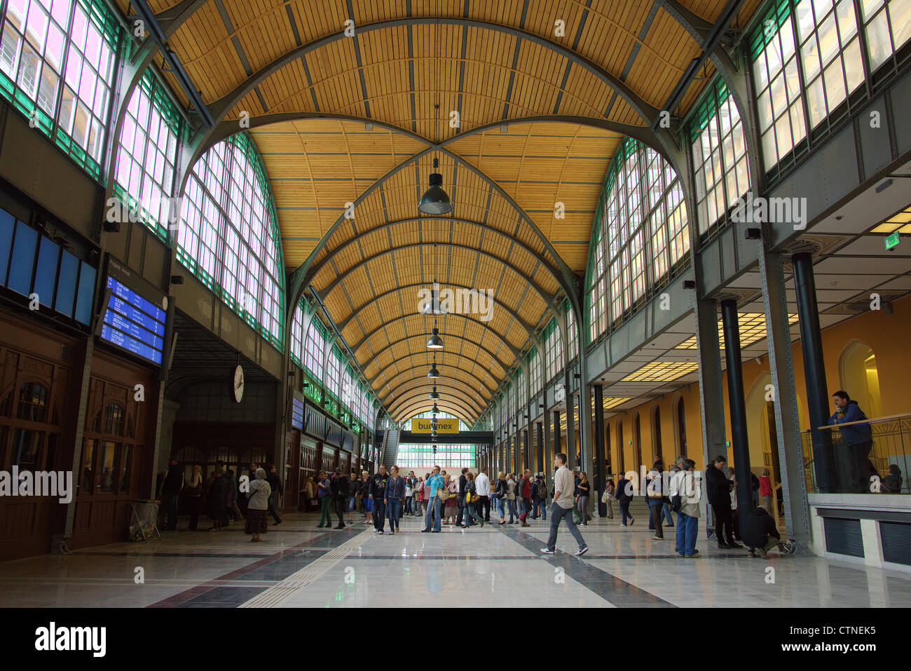 Wroclaw Glowny Bahnhof bald darauf nach Renovierung Stockfoto