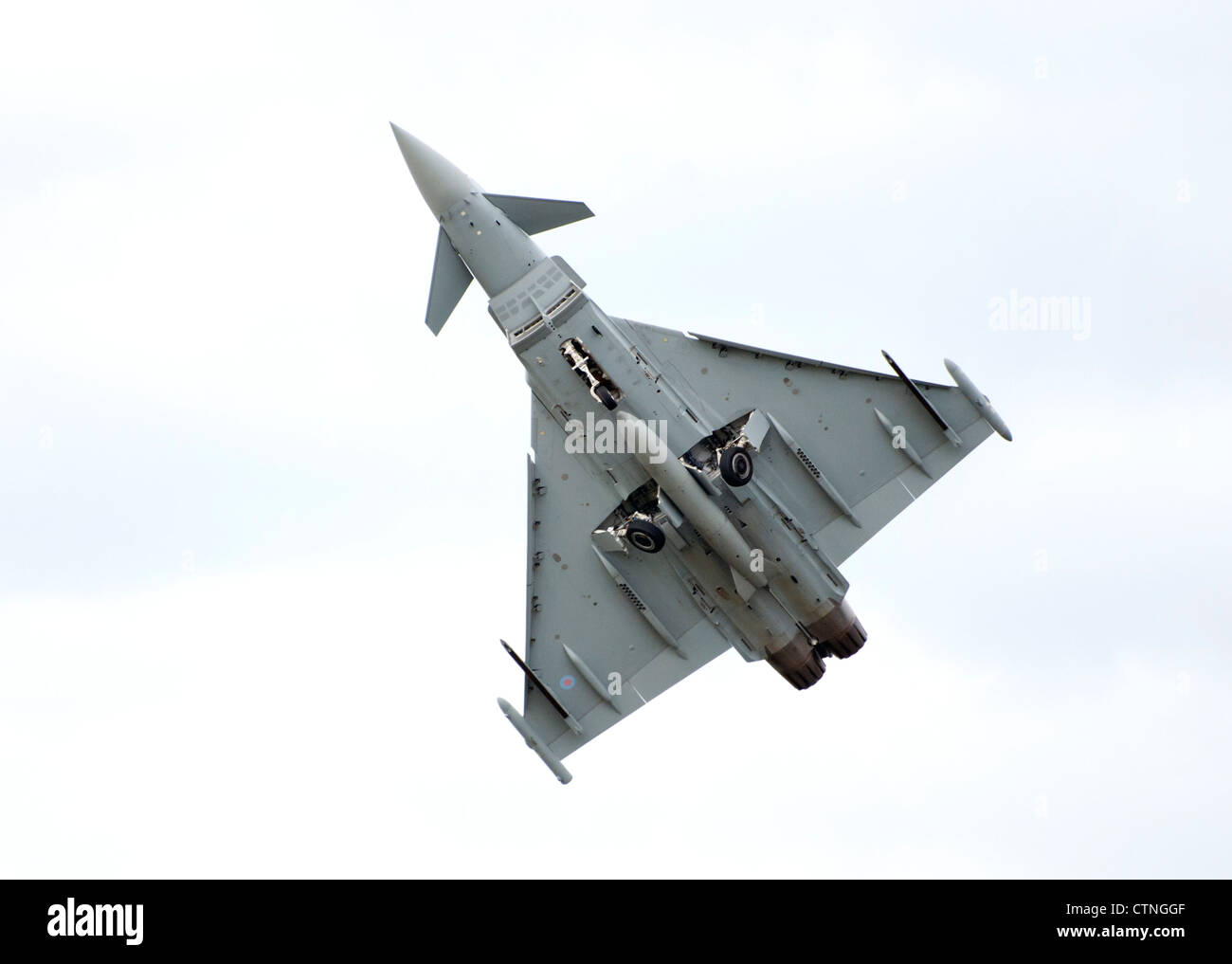 RAF Taifun-Kämpfer auf der Farnborough Airshow 2012 startenden Stockfoto