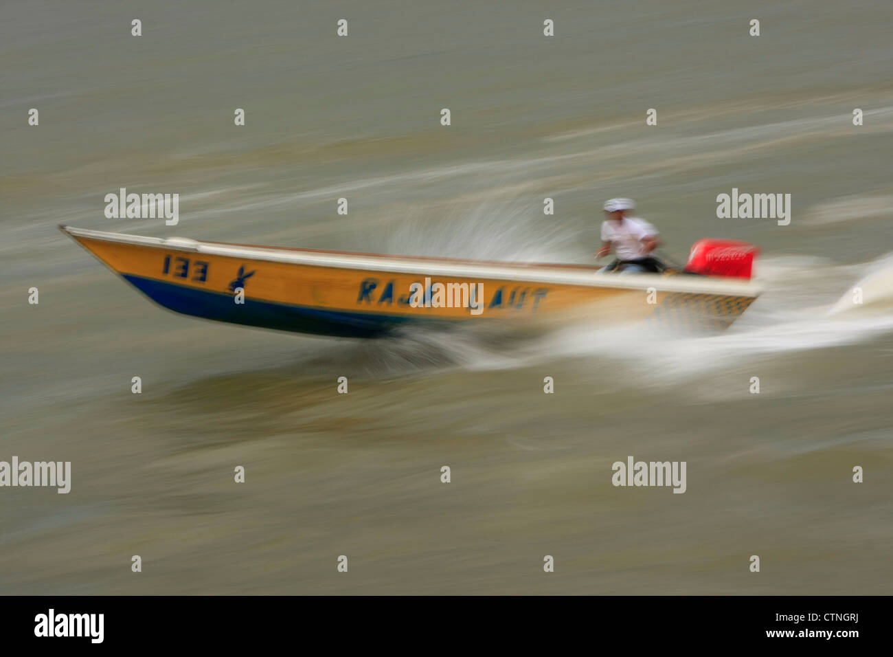 Taxi-Boot, Bewegungsunschärfe, Kampong Ayer, Bandar Seri Begawan, Brunei, Südost-Asien Stockfoto