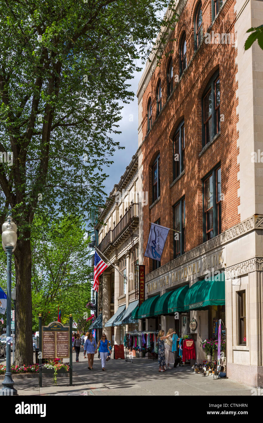 Historische Gebäude am Broadway in der Innenstadt von Saratoga Springs, New York State, USA Stockfoto