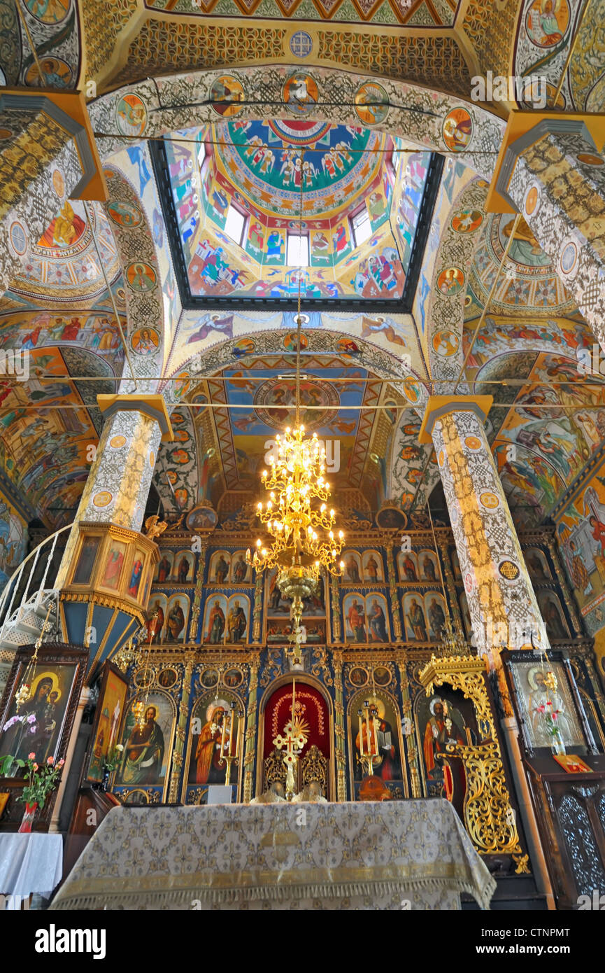 Innenraum der orthodoxen Kirche Stockfotografie - Alamy
