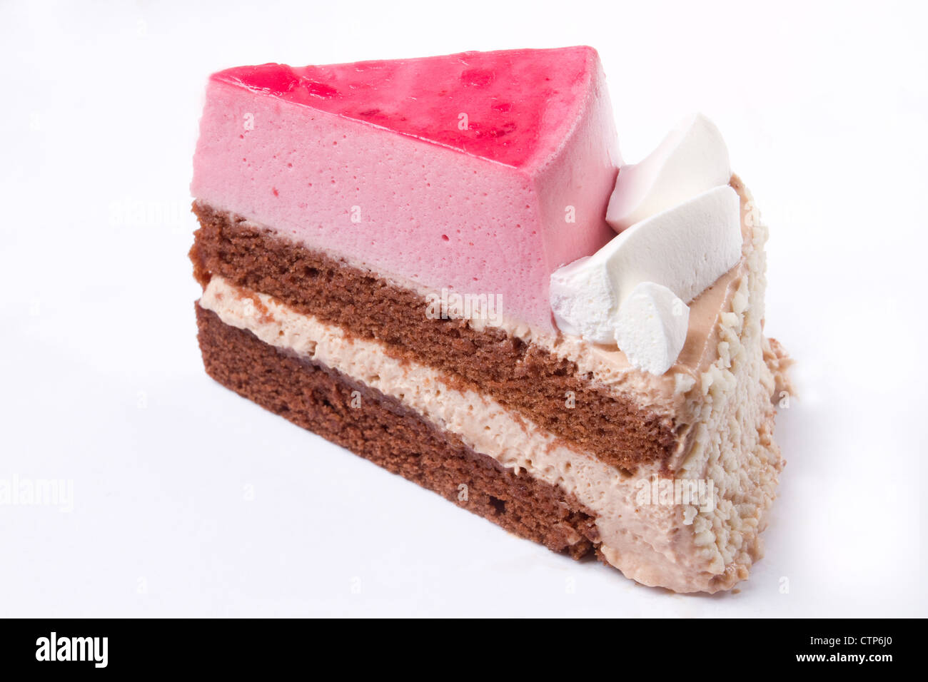 Ein Stück Kuchen mit Cranberry-mousse Stockfoto