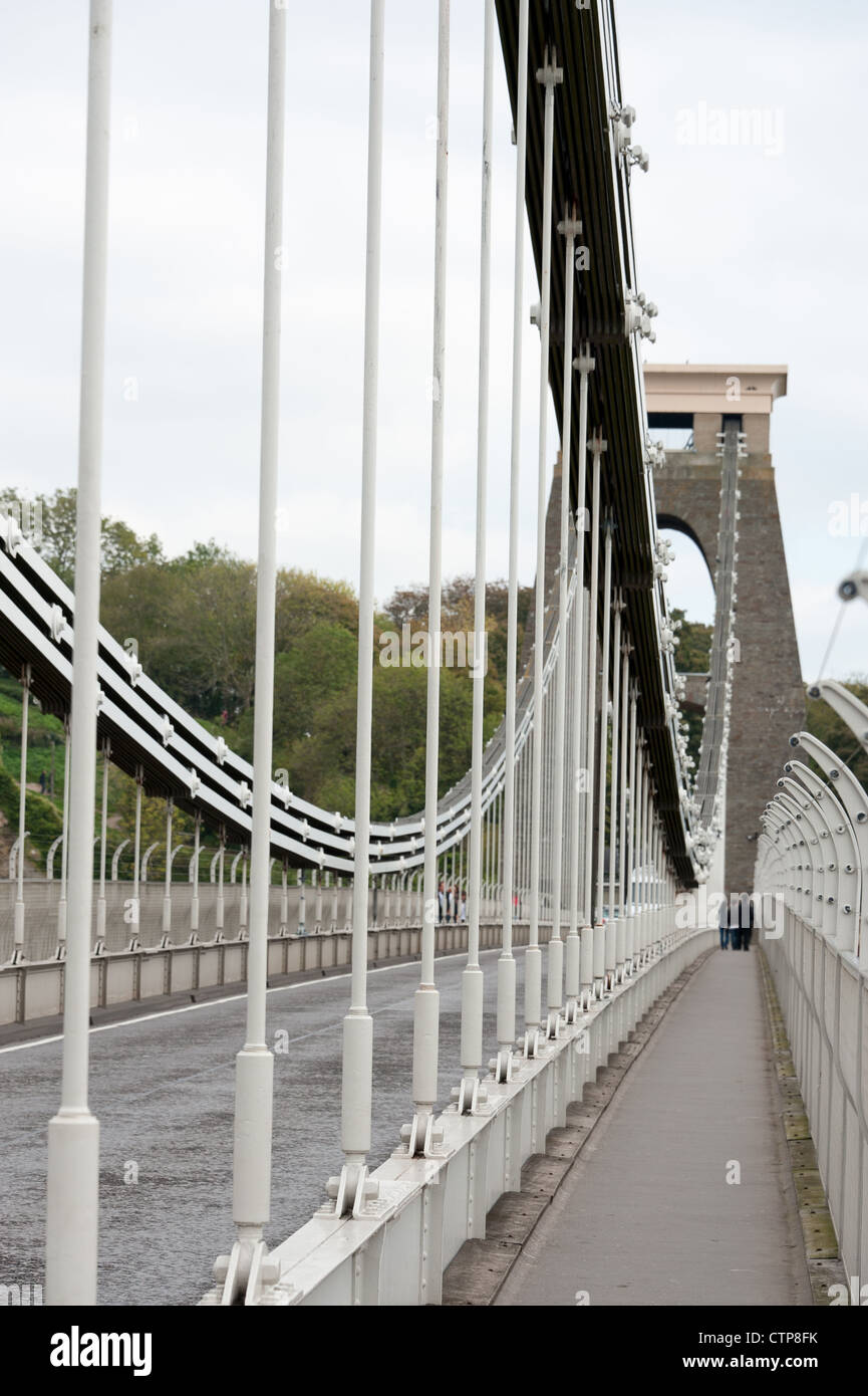 Die Clifton Suspension Bridge von Isambard KIngdom Brunel entworfen und im Jahre 1864 eröffnet. Der Wanderweg ist eine bekannte Selbstmord vor Ort Stockfoto