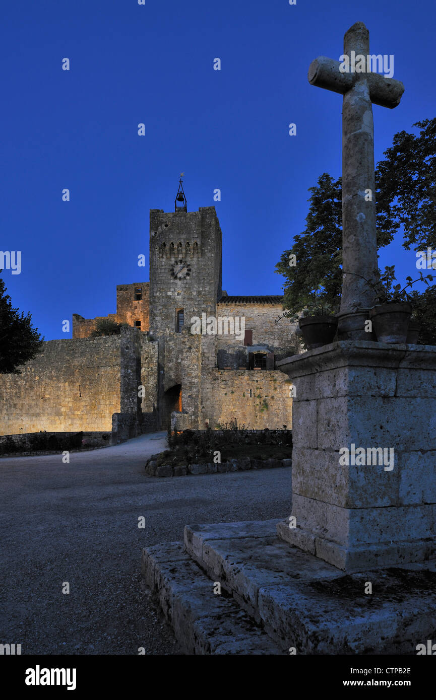 Das mittelalterliche befestigte Dorf Larressingle in den Pyrenäen, Frankreich Stockfoto