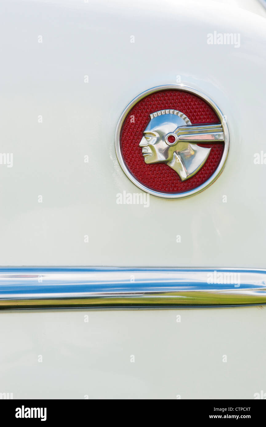 Acht Häuptling Pontiac Abzeichen. Klassischen Vintage American Auto Stockfoto
