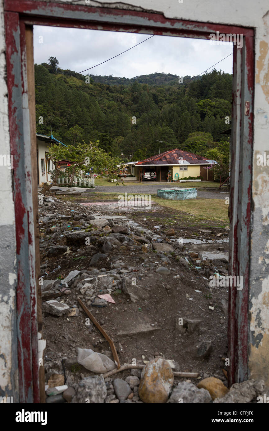 Verfallende Gebäude am Stadtrand von Boquete Stadt, Provinz Chiriqui, nördlichen Panama. Stockfoto