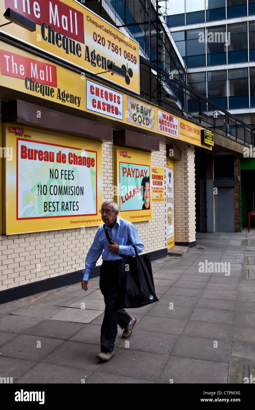 Zahltag Darlehen Unternehmen, die Mall-Scheck-Agentur Torbogen London Stockfoto