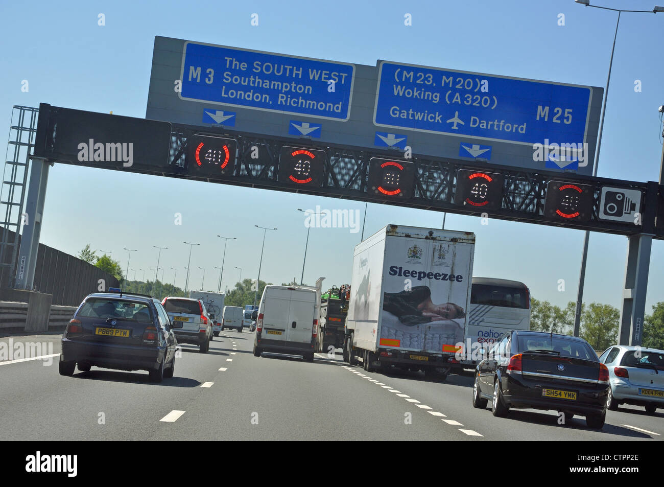 M3 nehmen Sie die Abfahrt Autobahn M25, Surrey, England, Vereinigtes Königreich Stockfoto