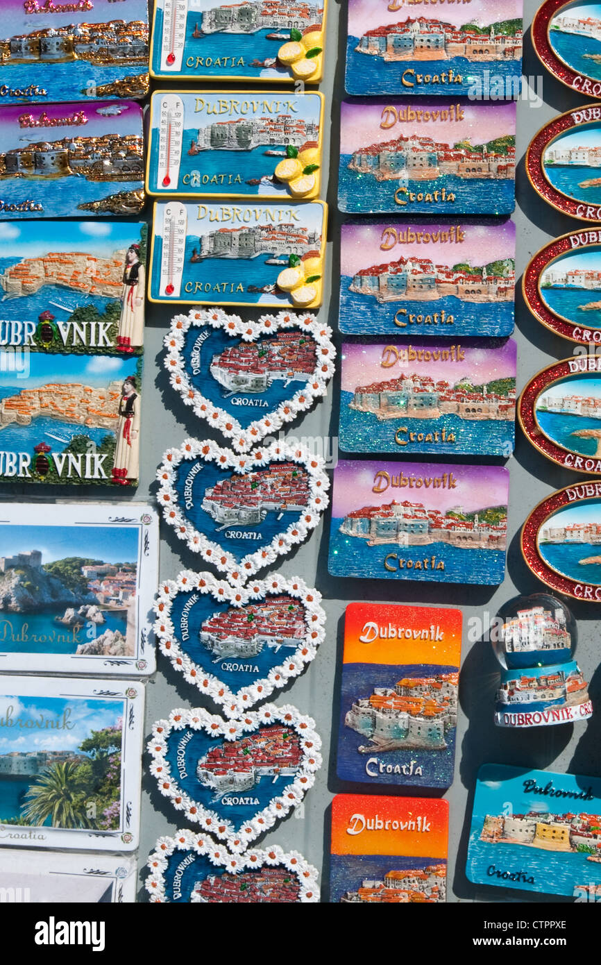 Souvenir-Kühlschrank-Magnete auf Verkauf in Dubrovnik, Kroatien  Stockfotografie - Alamy