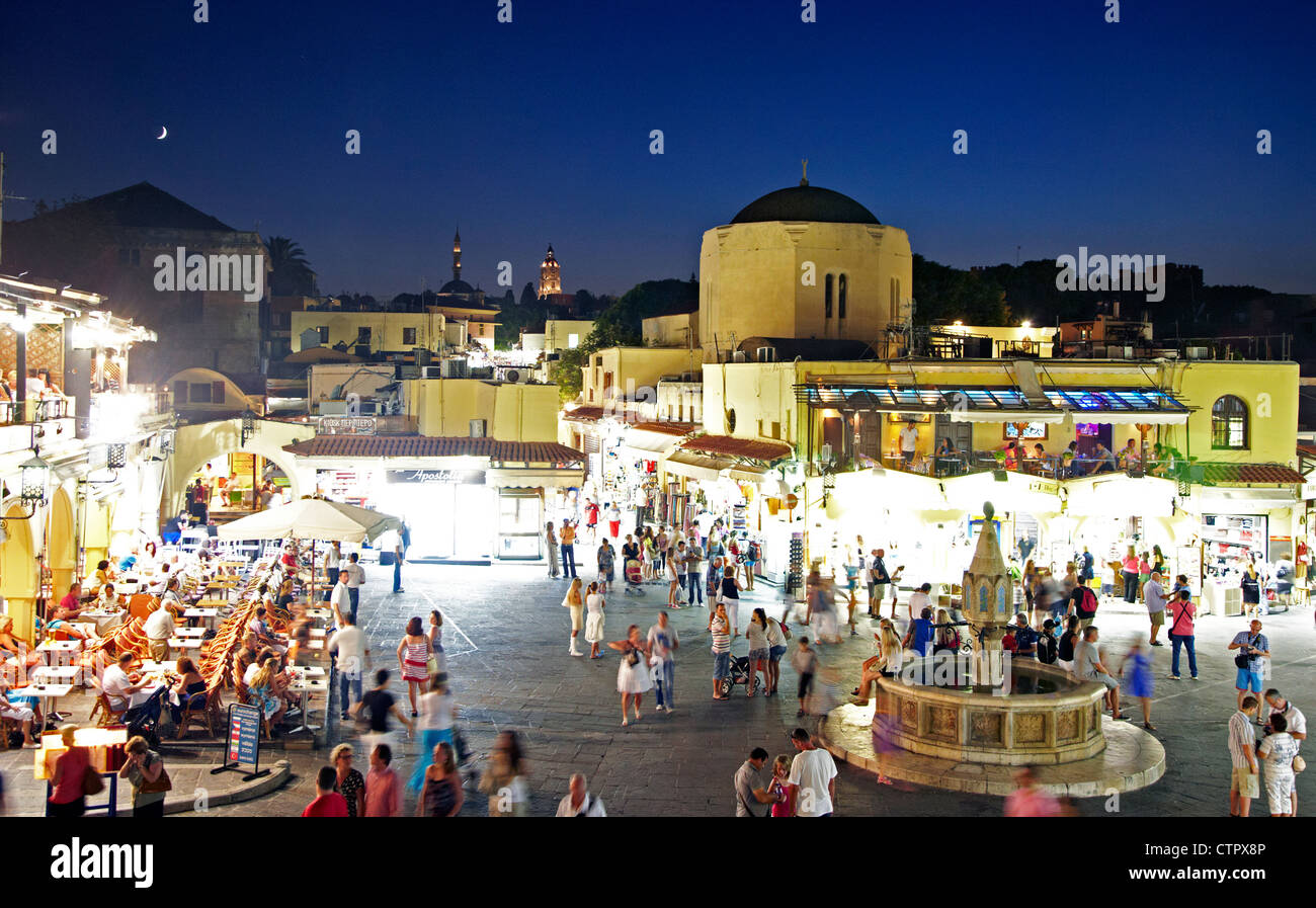 Altstadt bei Nacht Rhodos griechische Inseln Griechenland Stockfoto