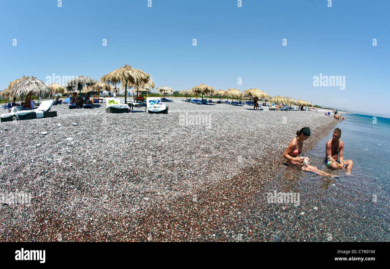 Menschen am Mojito Beach Rhodos griechische Inseln Griechenland Stockfoto