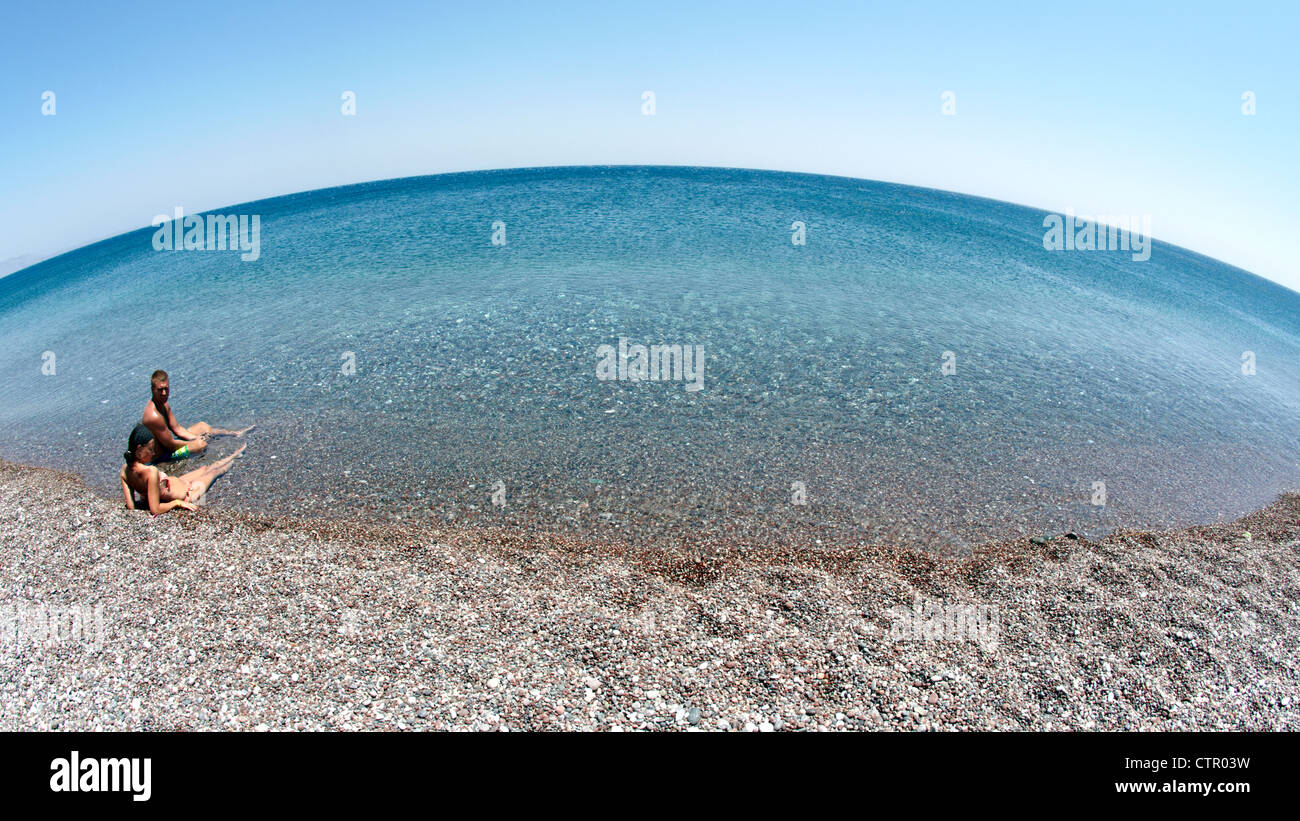 Menschen am Mojito Beach Rhodos griechische Inseln Griechenland Stockfoto