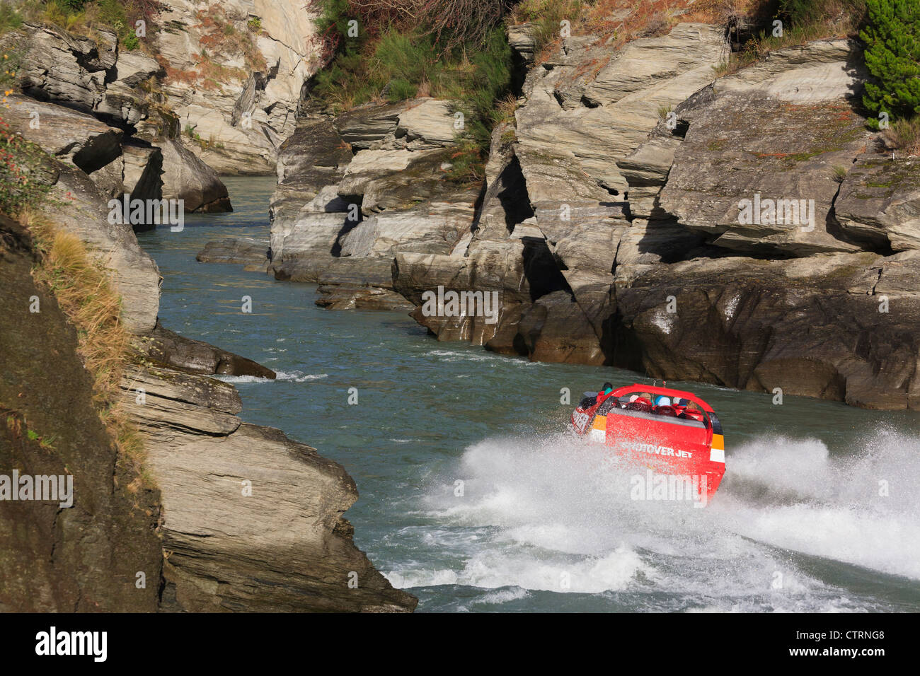 Arthurs Punkt Queenstown Neuseeland Südinsel. Jet-Boot durch den Shotover River Canyon zu beschleunigen Stockfoto