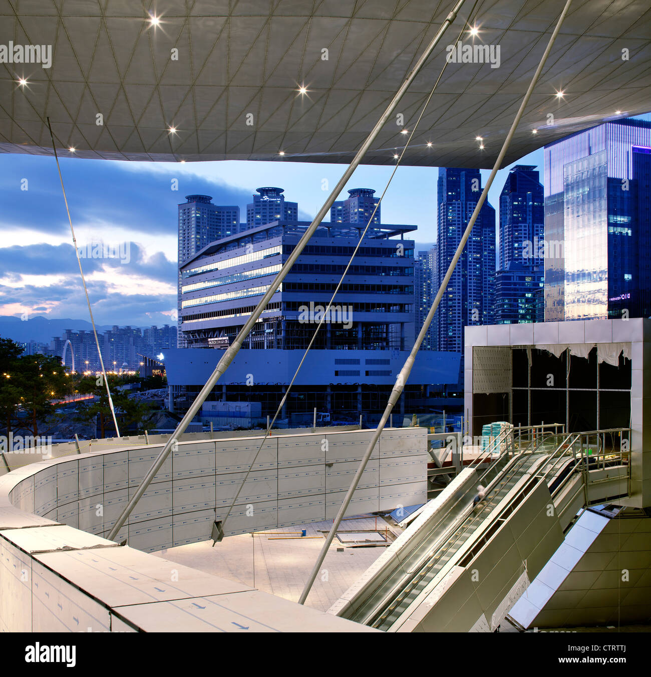 Coop Himmelb (L) Au Design für Busan Cinema Center und Heim von Busan International Filmfestival (Biff) bietet eine neue Stockfoto