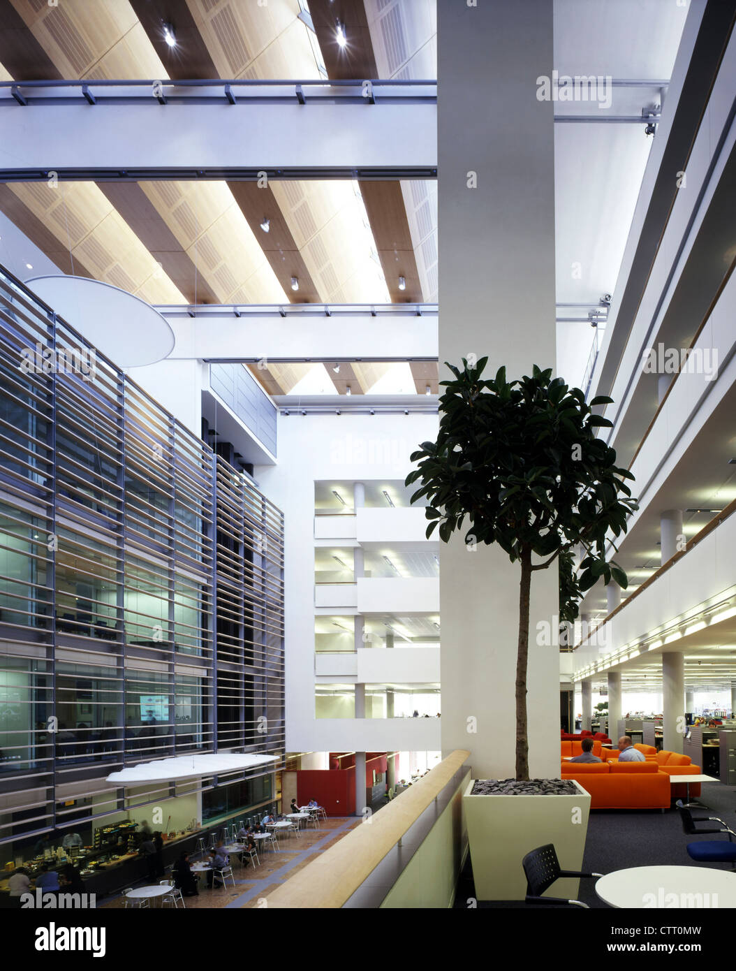 Hauptstadt eines Gebäudes, Loxley House insgesamt von Atrium und Sitzgelegenheiten Stockfoto