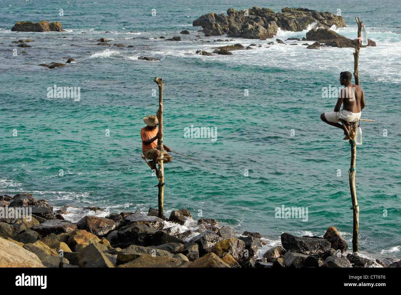 Stelzenfischer in Weligama Bay, Sri Lanka Stockfoto