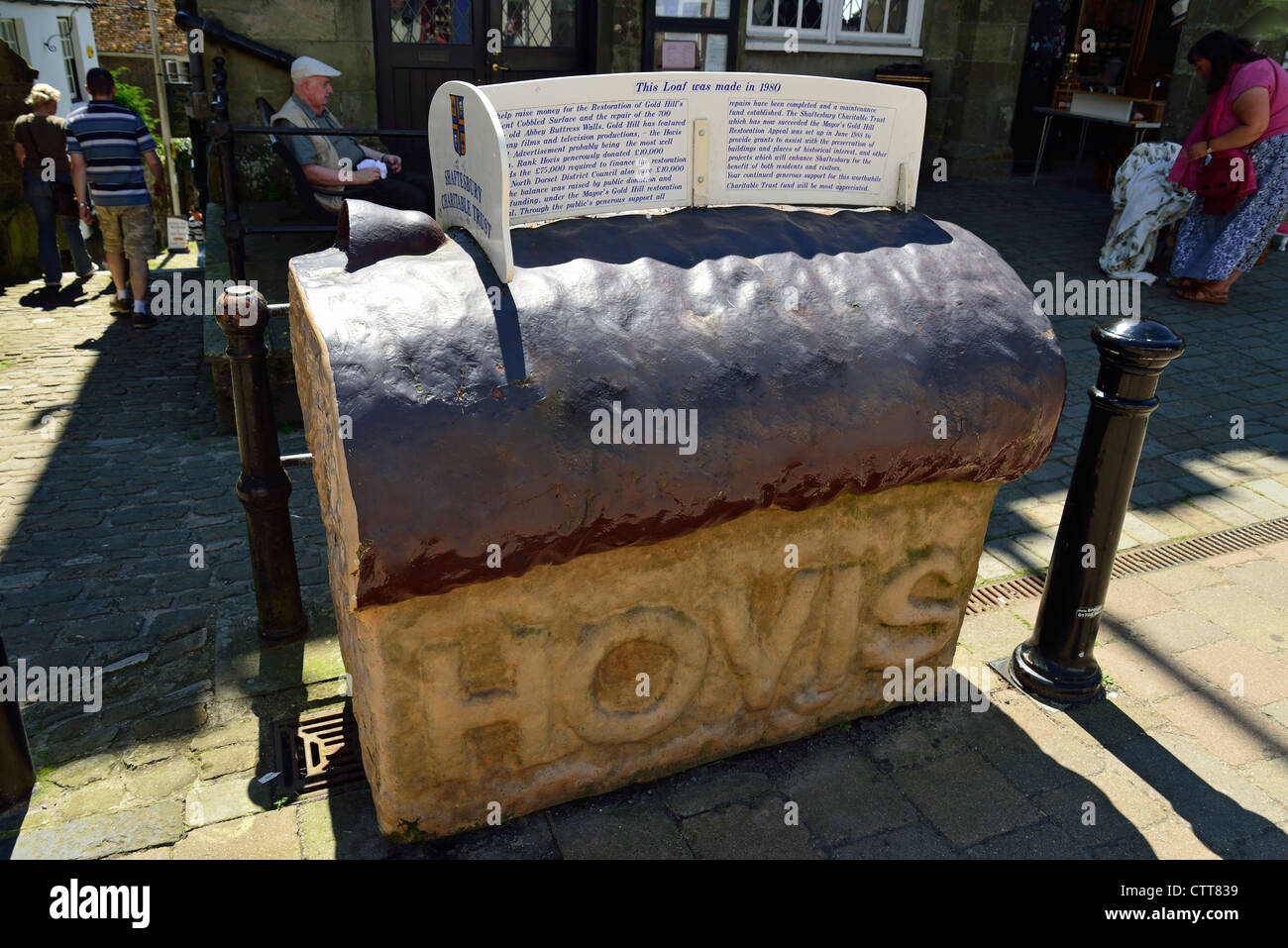 Hovis Brot Skulptur auf Gold Hill, Shaftesbury, Dorset, England, Vereinigtes Königreich Stockfoto