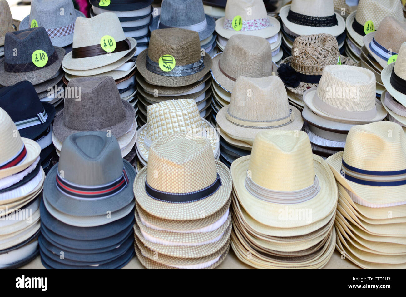 Anzeige der Trilby Hüte, London, UK Stockfoto