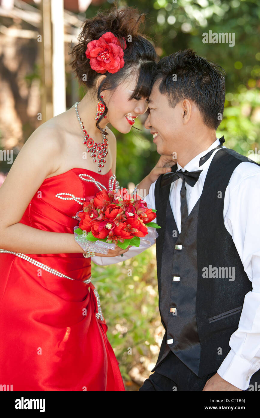 Hochzeitspaar, Yangon, Myanmar Stockfoto