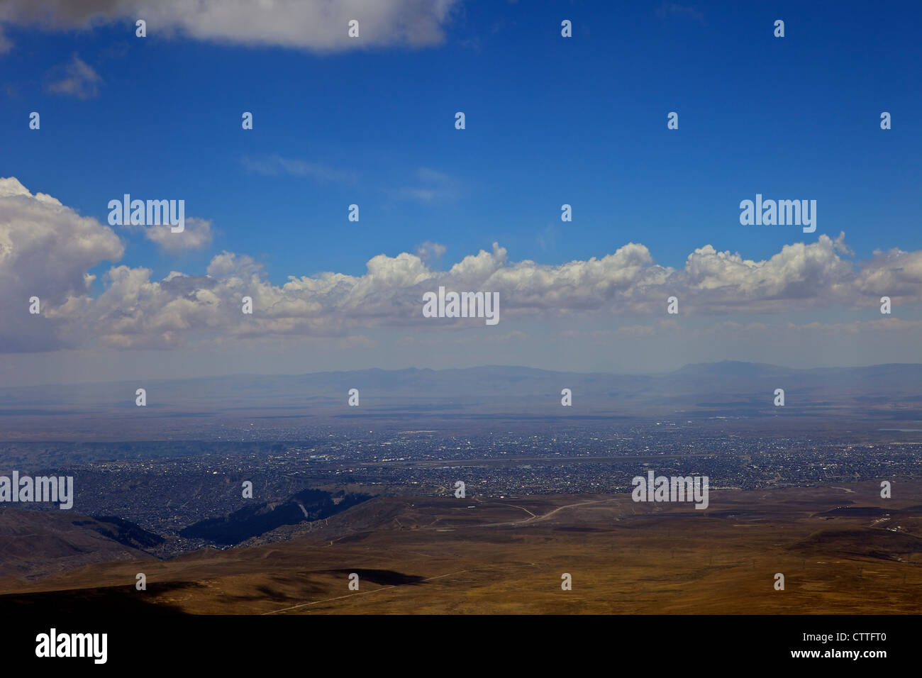 Blick vom Mt. Chacaltaya La Paz in Ferne, Calahuyo, Bolivien, Anden, Südamerika, Stockfoto