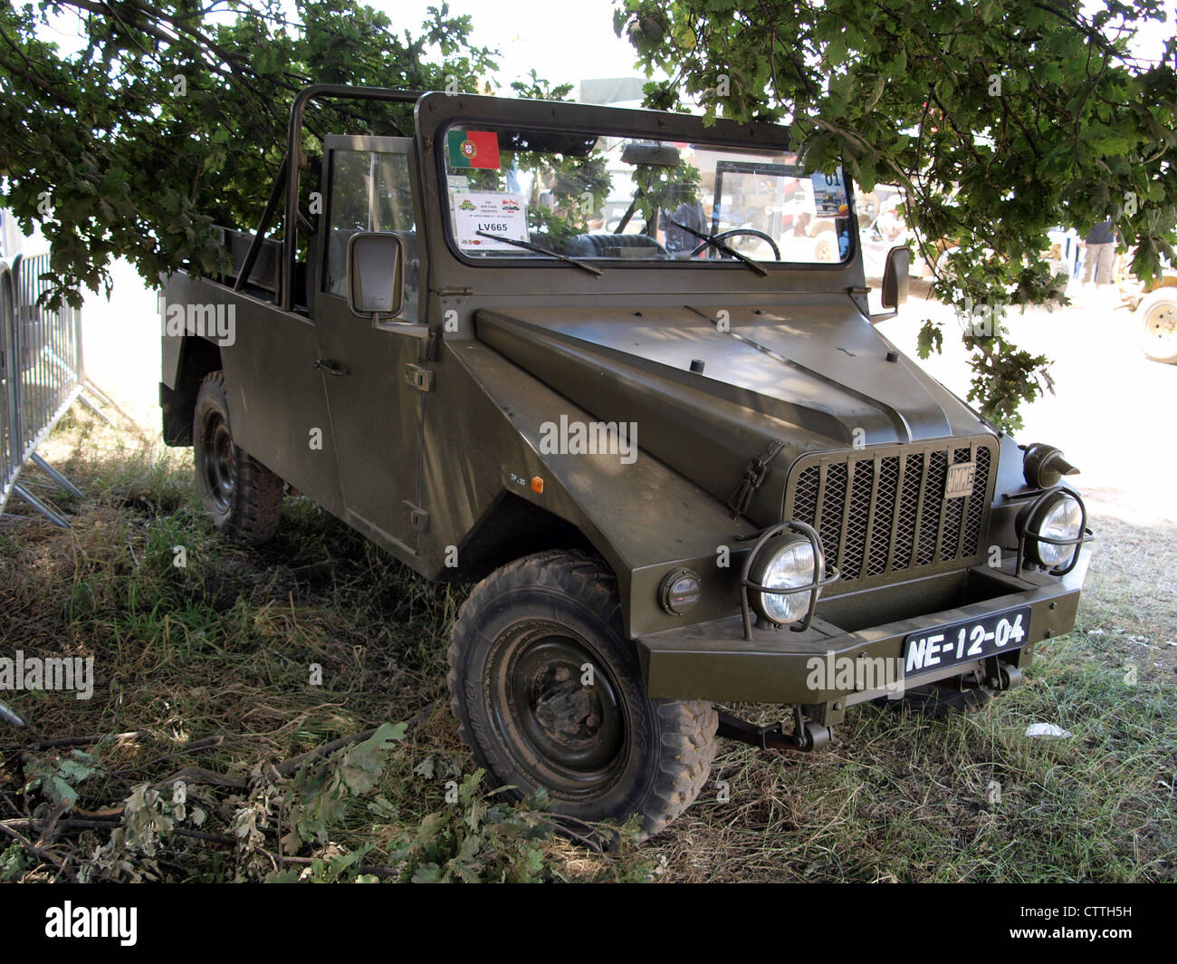 Der UMM Enrepeneur, ein 1983er Modellfahrzeug aus Portugal, gehört Alberto Rebelo. Bekannt für sein militärisches Design, ist es ein langlebiges Fahrzeug, das für verschiedene Nutzungs- und Geländeaufgaben geeignet ist. Stockfoto Der UMM Enrepeneur, ein 1983er Modellfahrzeug aus Portugal, gehört Alberto Rebelo. Bekannt für sein militärisches Design, ist es ein langlebiges Fahrzeug, das für verschiedene Nutzungs- und Geländeaufgaben geeignet ist. Stockfoto