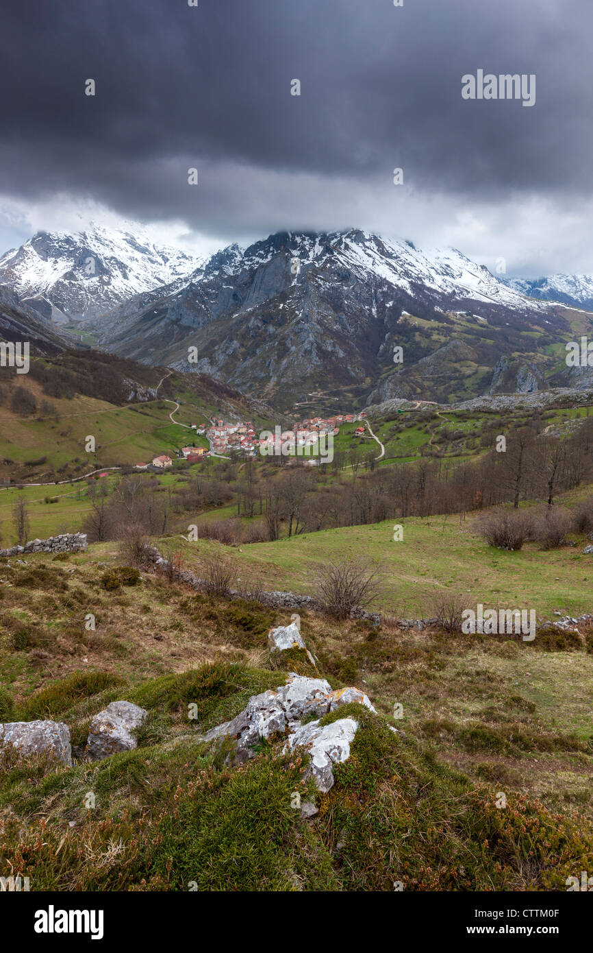 Sotres aus Invernales De La Caballa, Picos de Europa Asturien Gemeinde Cabrales, Spanien Stockfoto