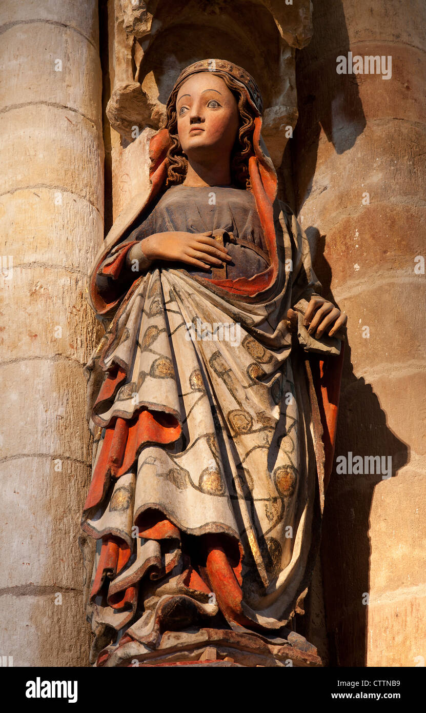 Romanisches Bildwerk der Jungfrau Maria schwanger. Kirche von Colegiata de Santa Maria, Toro, Provinz Zamora, Kastilien und Leon, Spanien Stockfoto