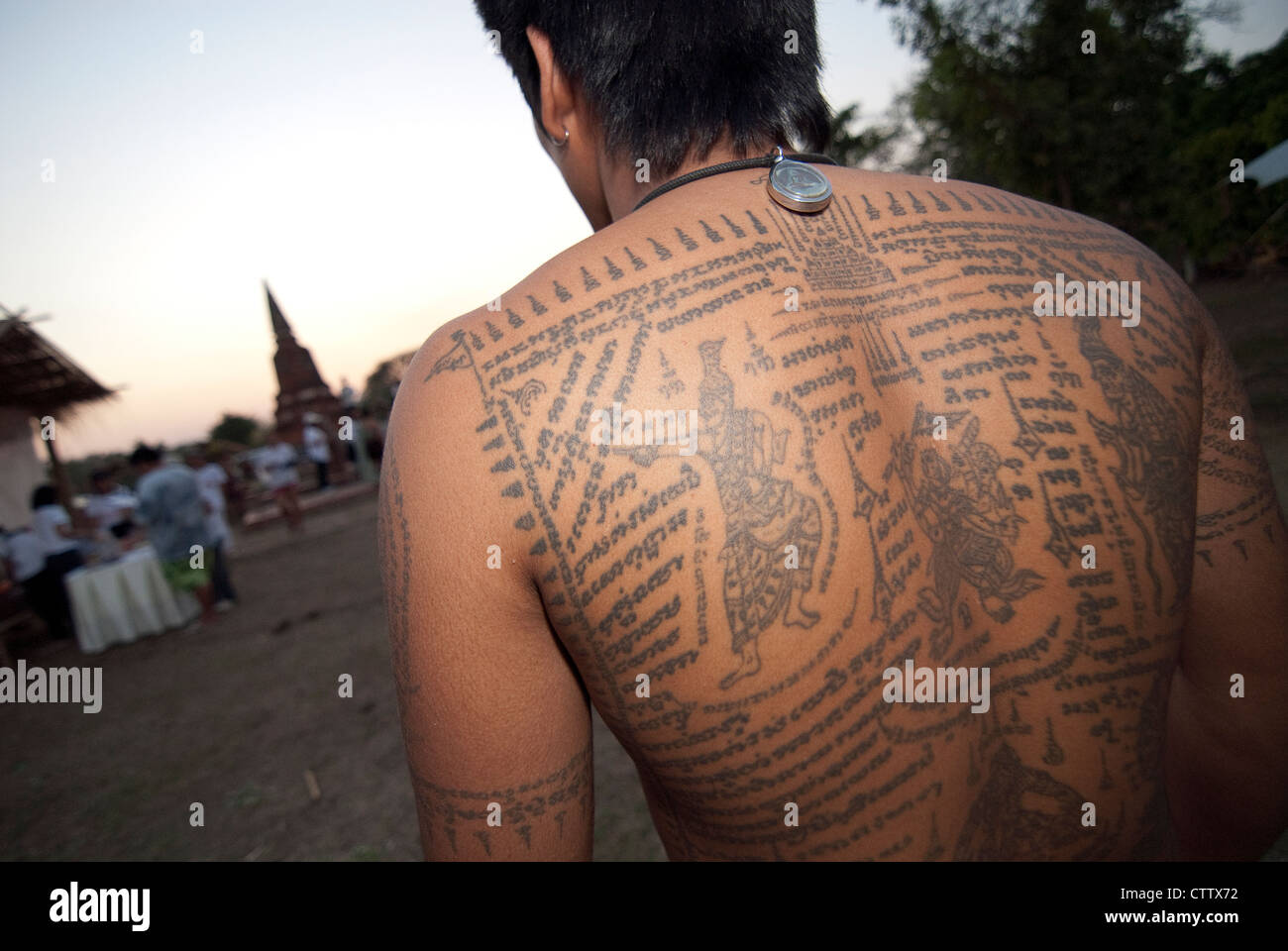 Kickboxer Wai Khru in Ayuthaya. Viele haben Sak Yan. Stockfoto