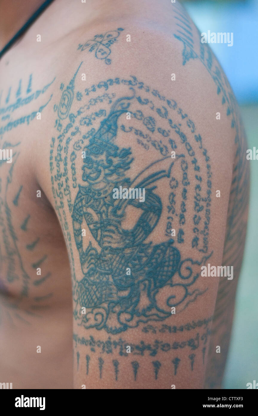 Kickboxer Wai Khru in Ayuthaya. Viele haben Sak Yan. Stockfoto