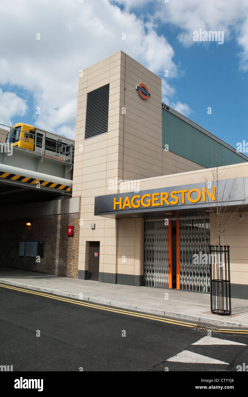 Neu entwickelten East London Line, Haggerston Station, East London, UK. Stockfoto