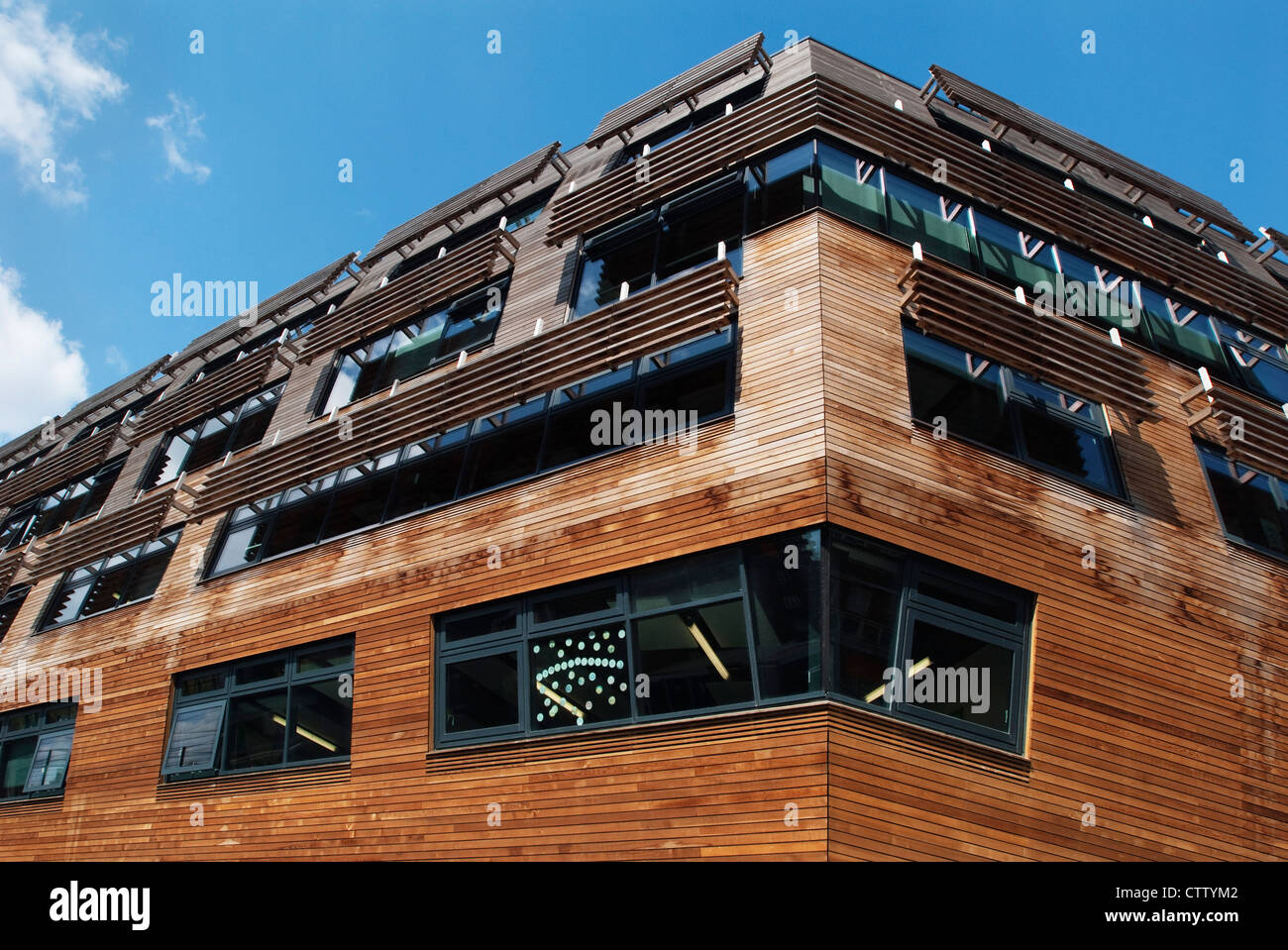 Die Brücke-Akademie, die neben des Regents Canal und die Heimat von 1150 Schüler auf Hackney Laburnum Street, South, East London sitzt. Stockfoto