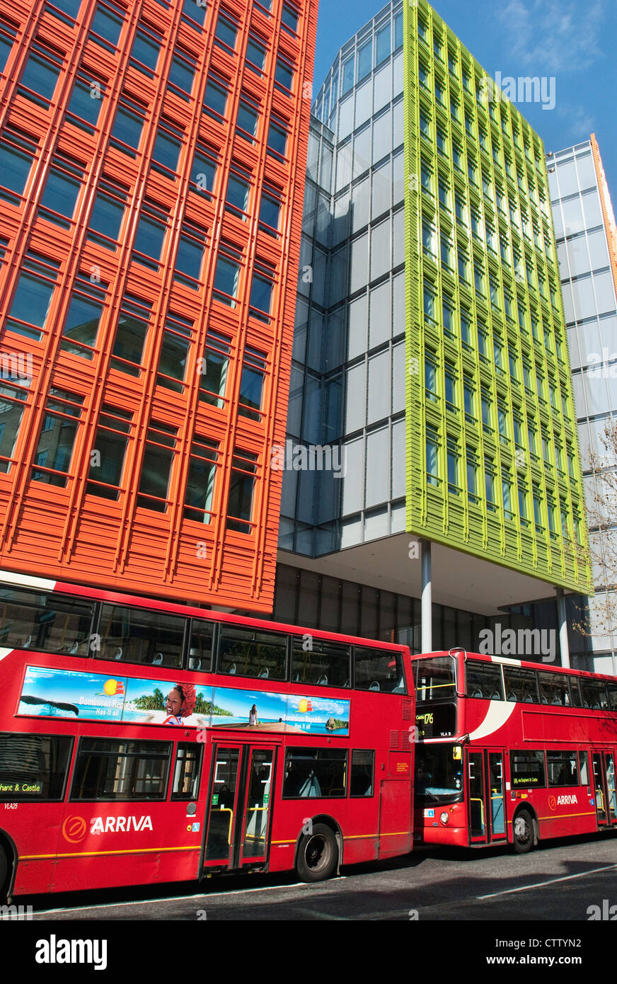 Renzo Piano des Arbeitsbereichs und Gehäuse Drehkreuz am Central St Giles, Zentral-London, UK entworfen. Stockfoto