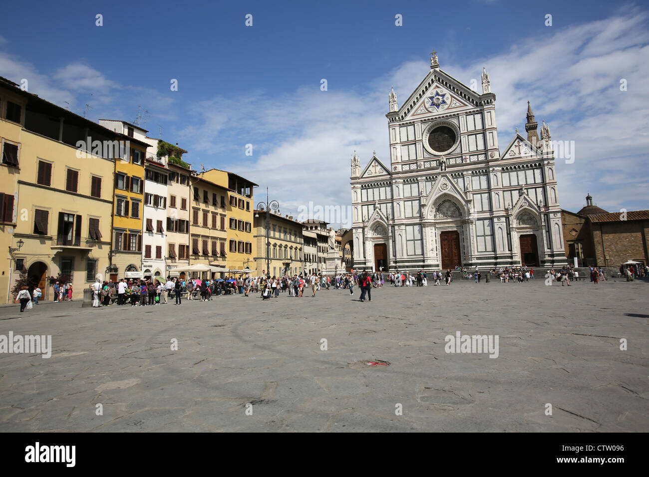 Florenz, Italien. Malerischen Blick auf die Piazza di Santa Croce mit der Basilika di Santa Croce in den Hintergrund. Stockfoto
