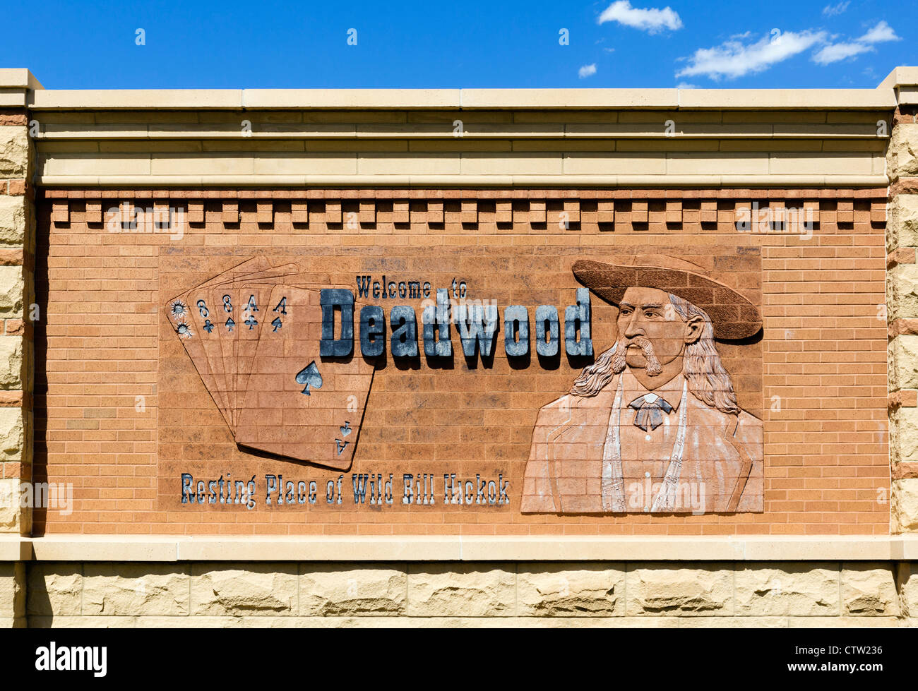 Melden Sie am Eingang zur historischen Altstadt von Deadwood, South Dakota, wo Wild Bill Hickok getötet wurde, USA Stockfoto