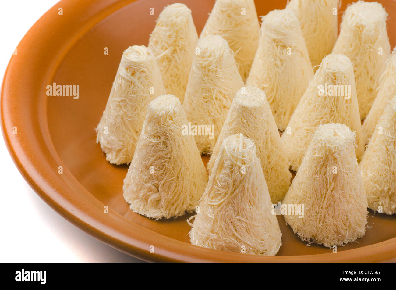 Talkysh Kaleve - traditionelle östliche Süßigkeiten aus Zucker, Honig und Mehl Stockfoto