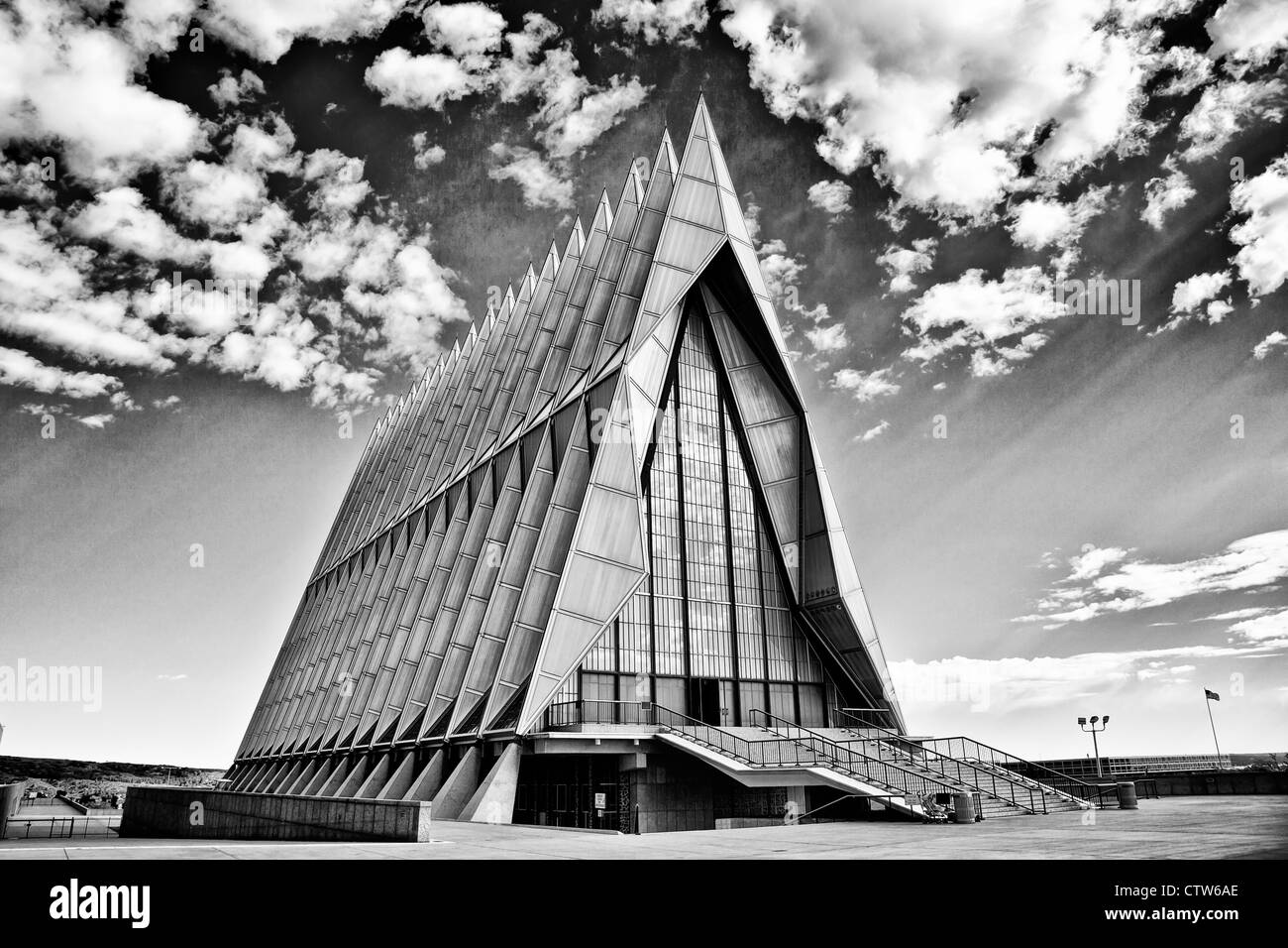 Air Force Academy Cadet Chapel, fertiggestellt 1962, an der United States Air Force Academy in Colorado Springs, Colorado. Stockfoto