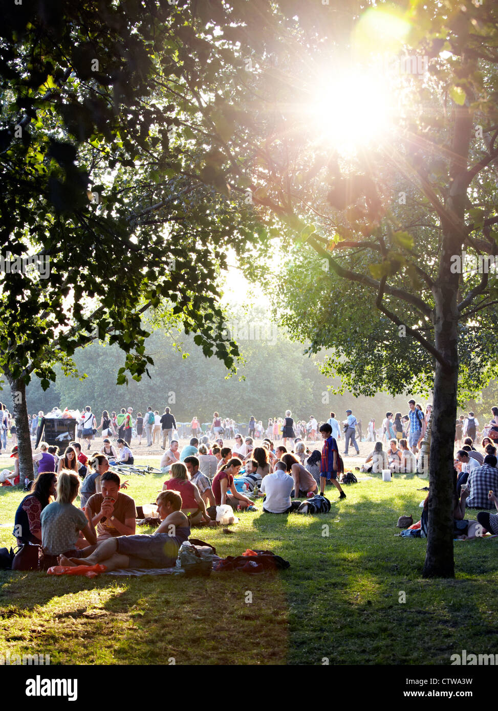 Menschen im Hyde Park London UK Stockfoto