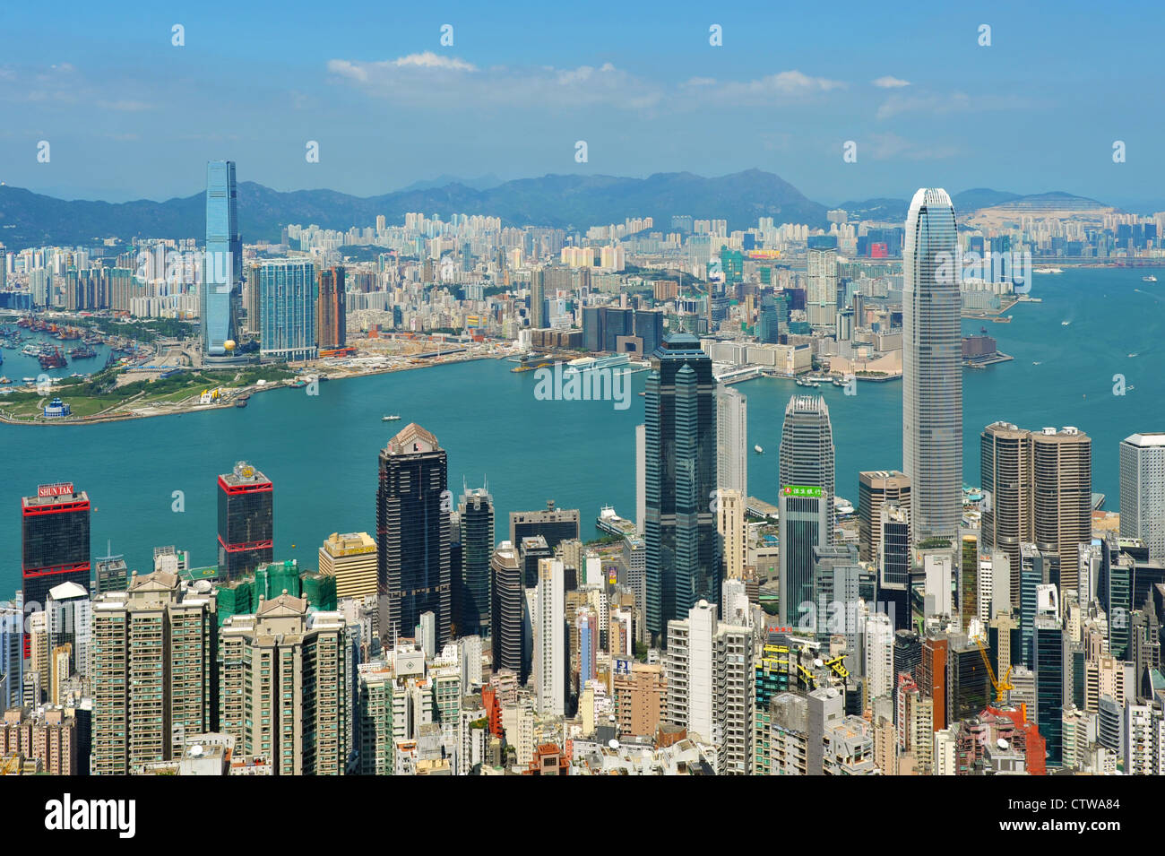 Hafen von Hongkong bei Tageslicht Stockfoto