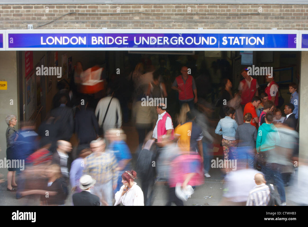 Eingang zur u-Bahn Station London Bridge Stockfoto