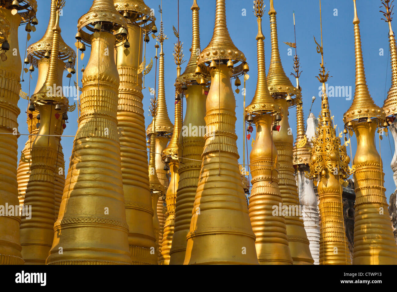 NYAUNG OHAK THEIN SHWE INN befindet sich in INDEIN und sind buddhistischen SCHREINE - INLE-See, MYANMAR Stockfoto