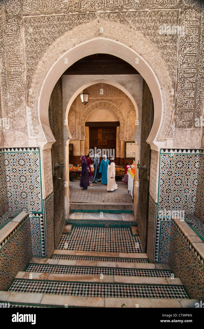 Blick aus der Medersa Bou Inania in der Medina von alten Fes, Marokko Stockfoto