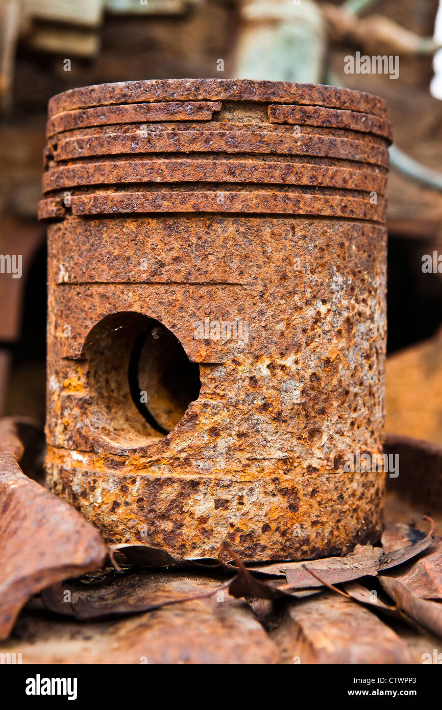 Verrostete Kolben des antiken Benzinmotor Stockfoto
