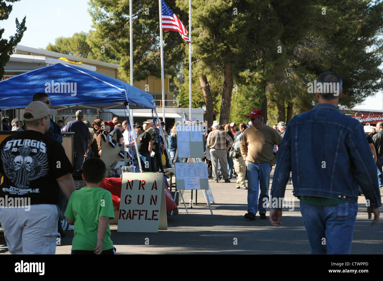 Außen an der Kreuzung der Westen Pistole zeigt, Pima County Fairgrounds, Tucson, Arizona, USA. Stockfoto