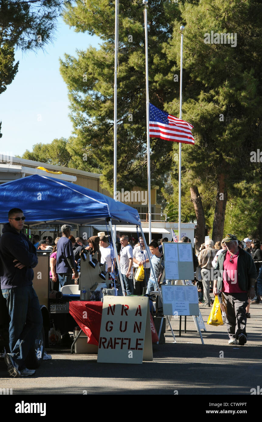 Außen an der Kreuzung der Westen Pistole zeigt, Pima County Fairgrounds, Tucson, Arizona, USA. Stockfoto