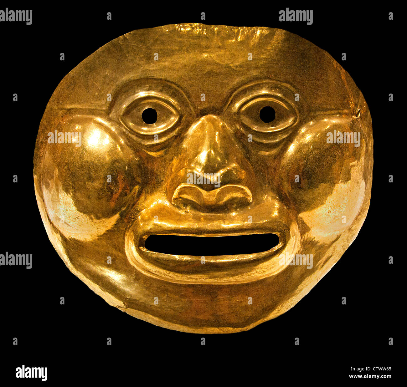 Totenmaske 12:00 Kolumbien Kultur Calima - Ilama Gold H. 7 3/4 X W. 9 5/8 Zoll (19,7 x 24,4 cm) kolumbianischen Stockfoto
