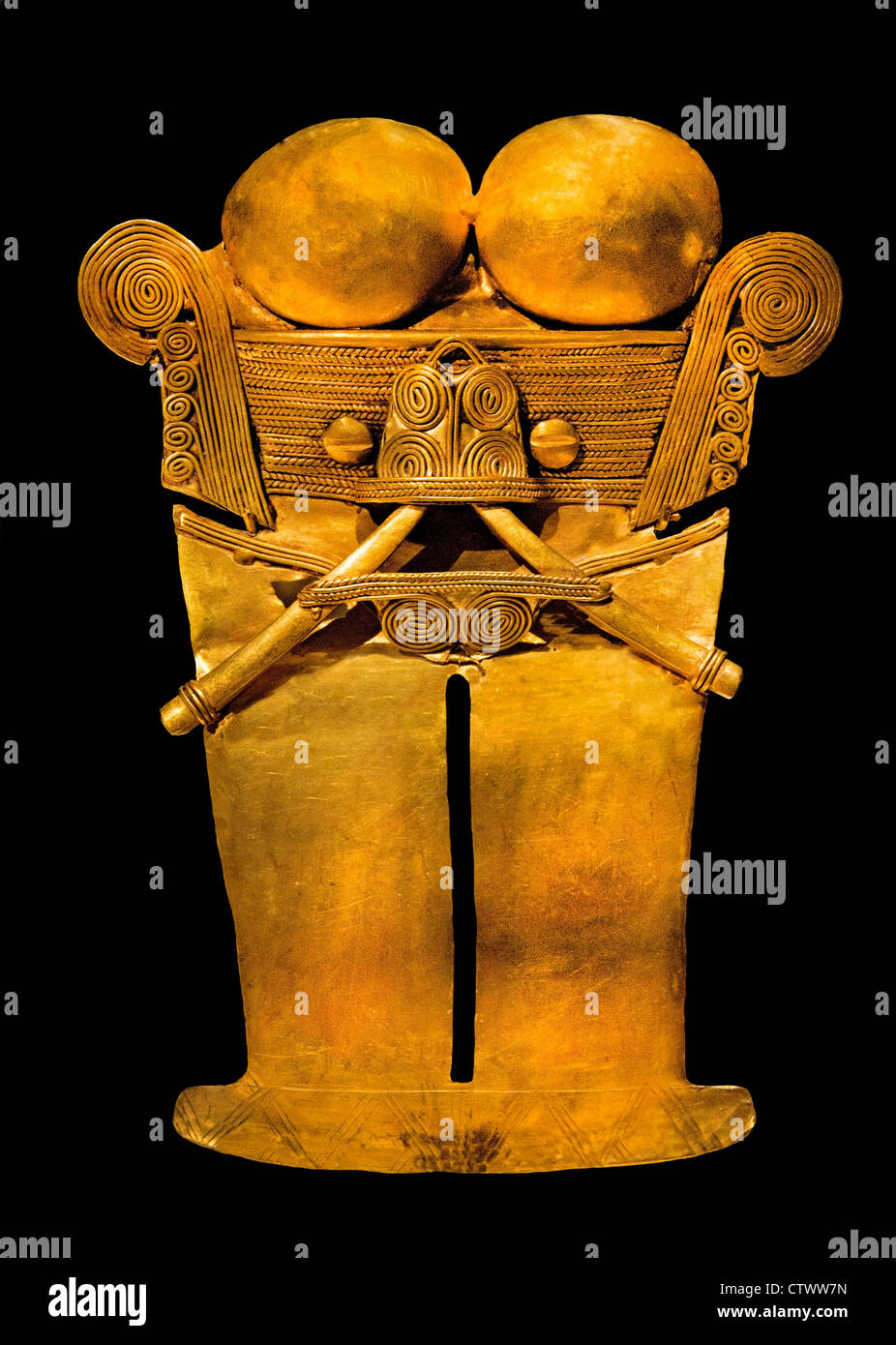 Abbildung Anhänger 10. – 16. Jahrhundert Kolumbien Kultur Darien Gold H. 3 1/8 X W. 2 3/8 Zoll (7,9 x 6,1 cm) kolumbianischen Stockfoto