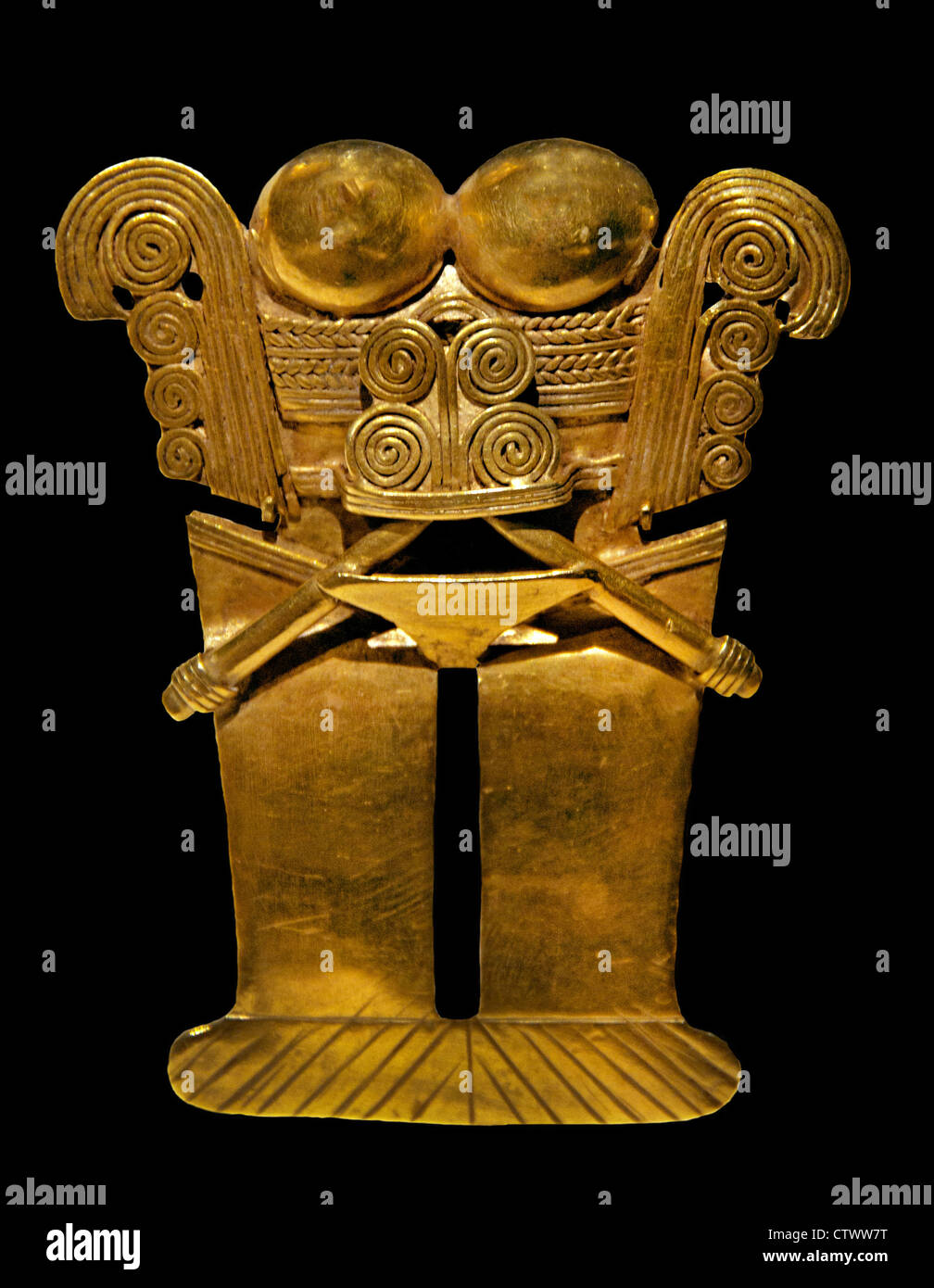 Abbildung Anhänger 10. – 16. Jahrhundert Kolumbien Kultur Darien Gold H. 3 1/8 X W. 2 3/8 Zoll (7,9 x 6,1 cm) kolumbianischen Stockfoto
