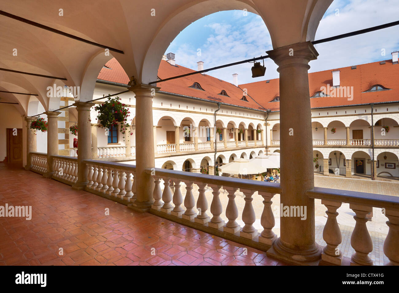 Das Königsschloss Niepolomice ist eine gotische Burg aus der Mitte des 14. Jahrhunderts, Niepolomice, Polen, Europa Stockfoto