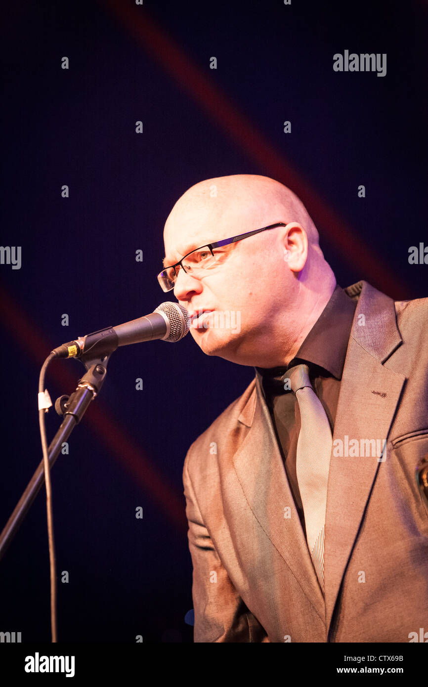 Olly Wilby mit Ray Gelato am Ealing Jazz Festival Stockfoto