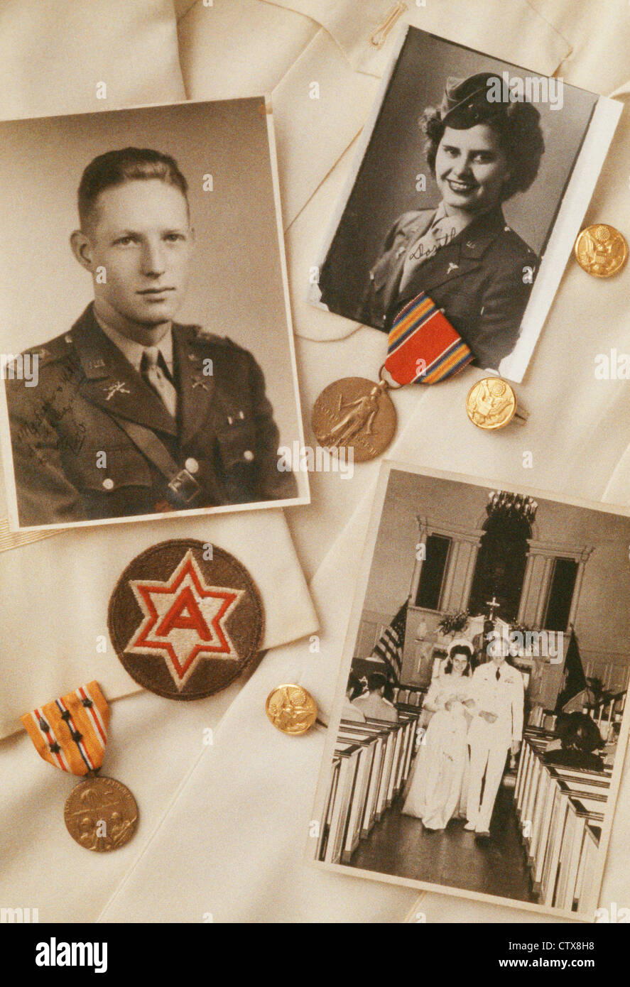 Stillleben Fotografien von persönlichen militärischen Erinnerungsstücken, 2. Weltkrieg Stockfoto